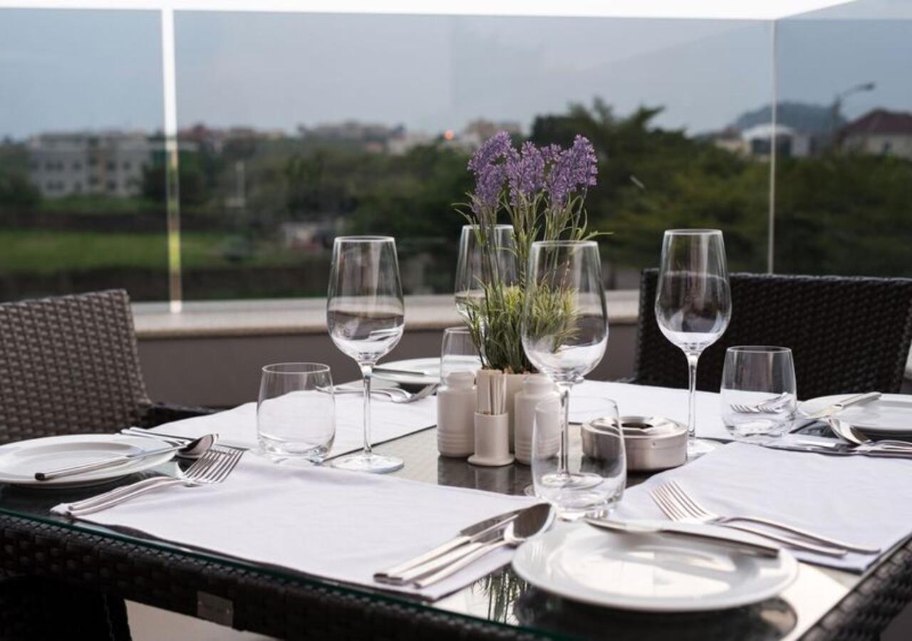 The Envoy Hotel Abuja Exterior foto